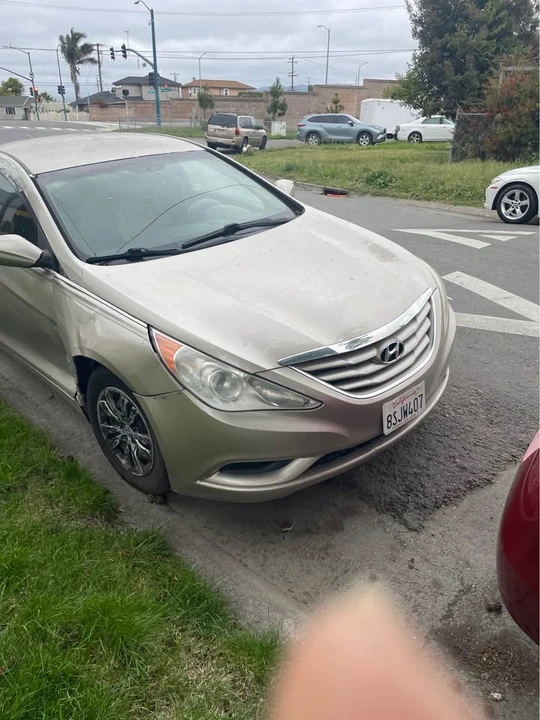 2012 Hyundai Sonata - Image 2 of 10
