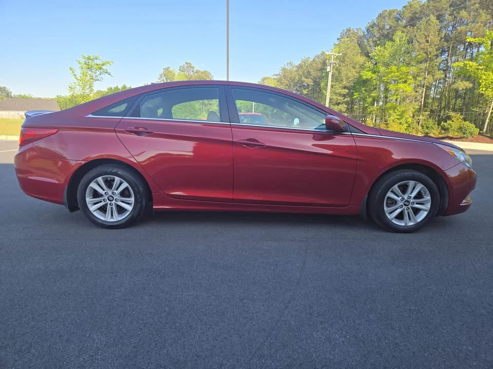 2012 Hyundai Sonata - Image 5 of 11