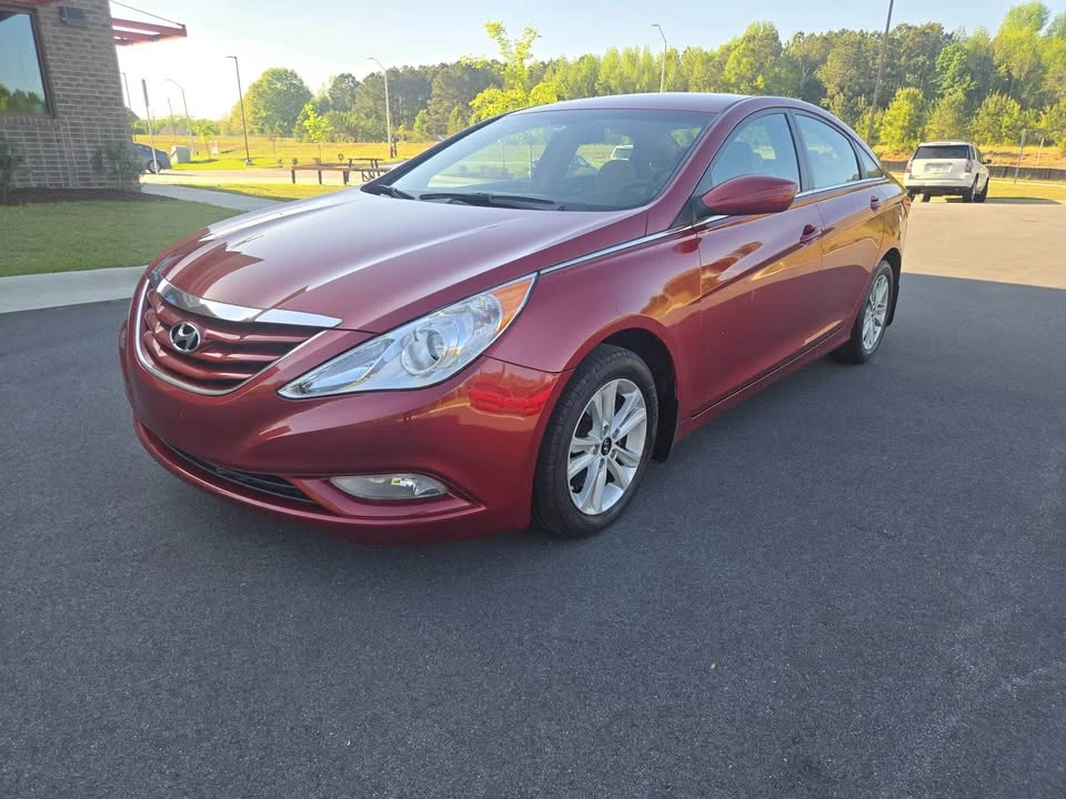 2012 Hyundai Sonata - Image 2 of 11