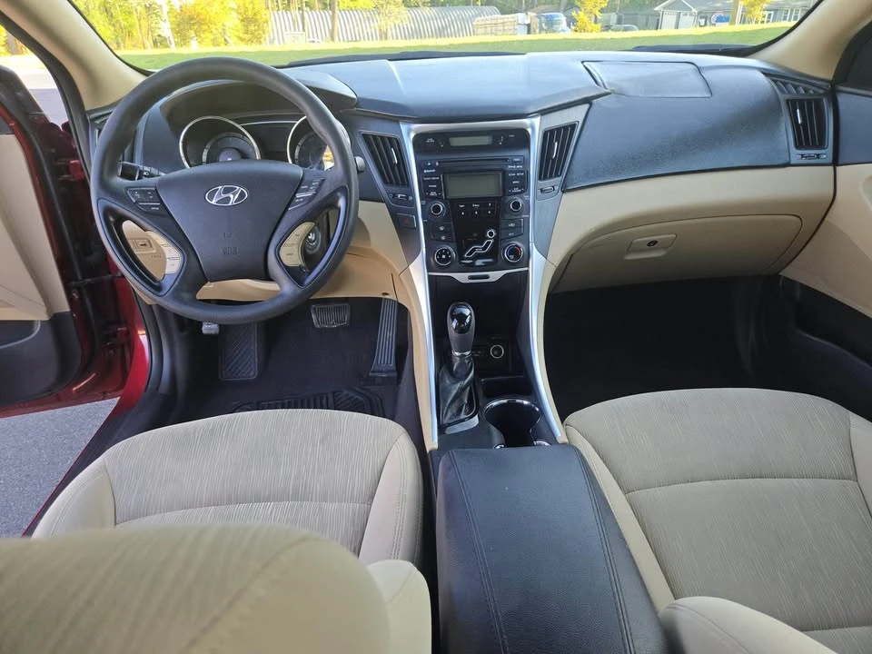 2012 Hyundai Sonata - Image 10 of 11