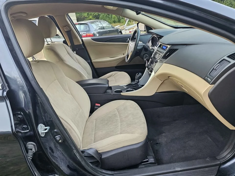 2012 Hyundai Sonata - Image 13 of 15