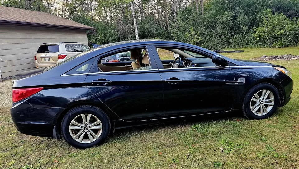 2012 Hyundai Sonata - Image 3 of 15