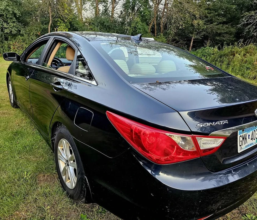 2012 Hyundai Sonata - Image 8 of 15