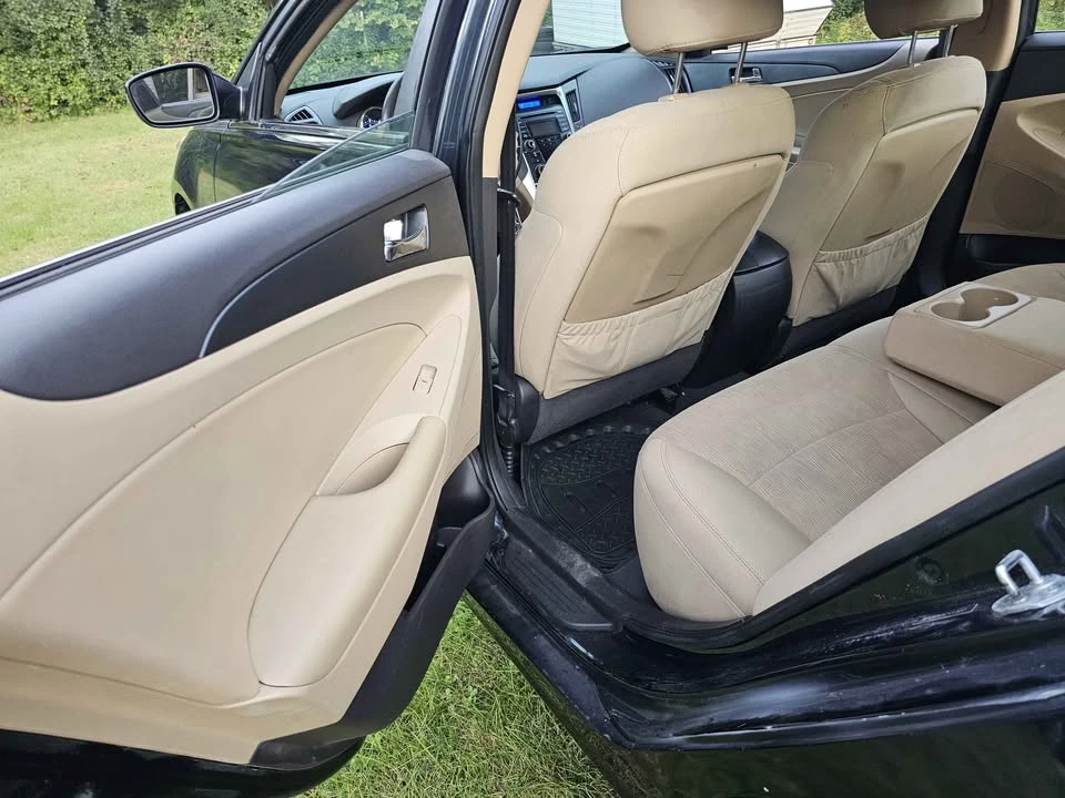 2012 Hyundai Sonata - Image 14 of 15