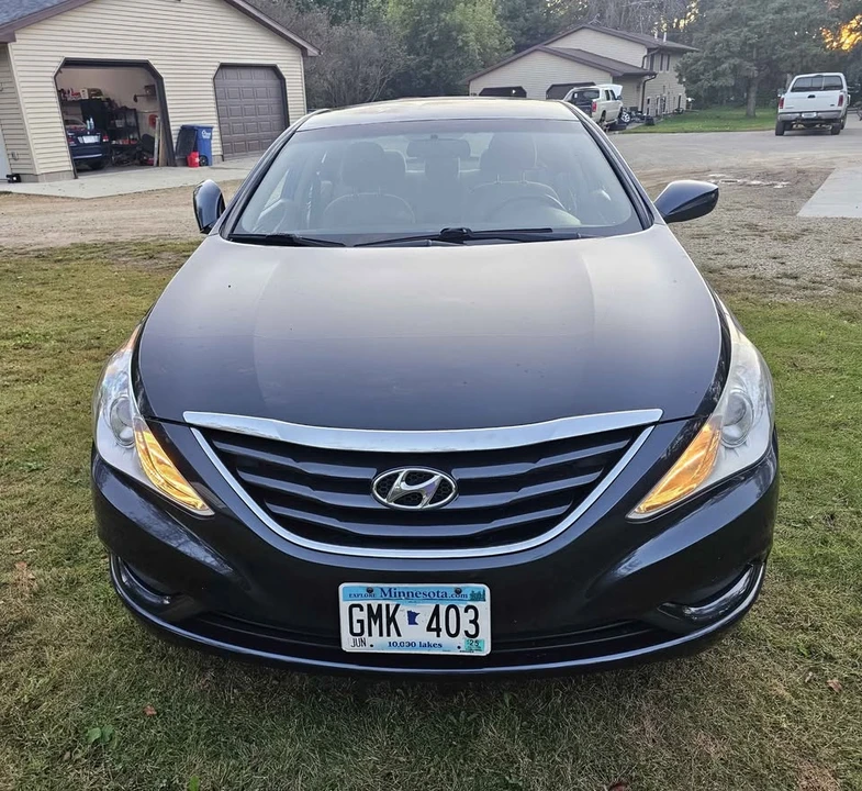 2012 Hyundai Sonata - Image 4 of 15