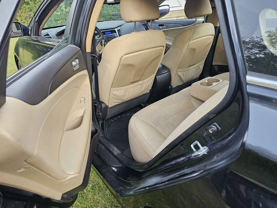 2012 Hyundai Sonata - Image 11 of 15