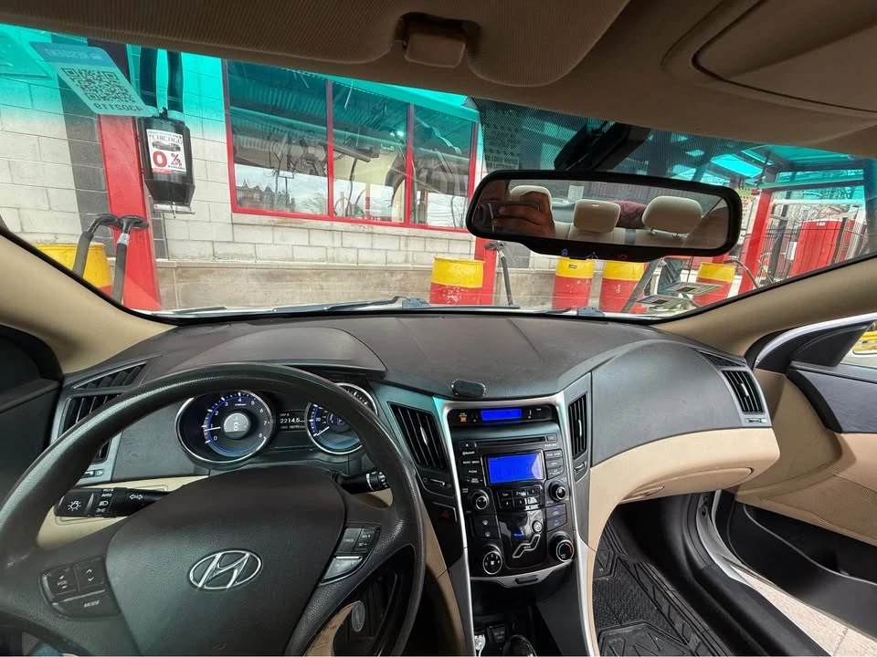 2012 Hyundai Sonata - Image 6 of 9