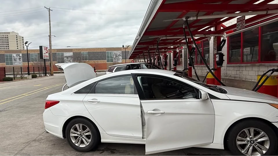 2012 Hyundai Sonata - Image 3 of 9
