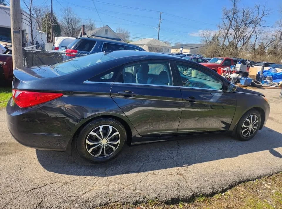 2012 Hyundai Sonata - Image 2 of 4