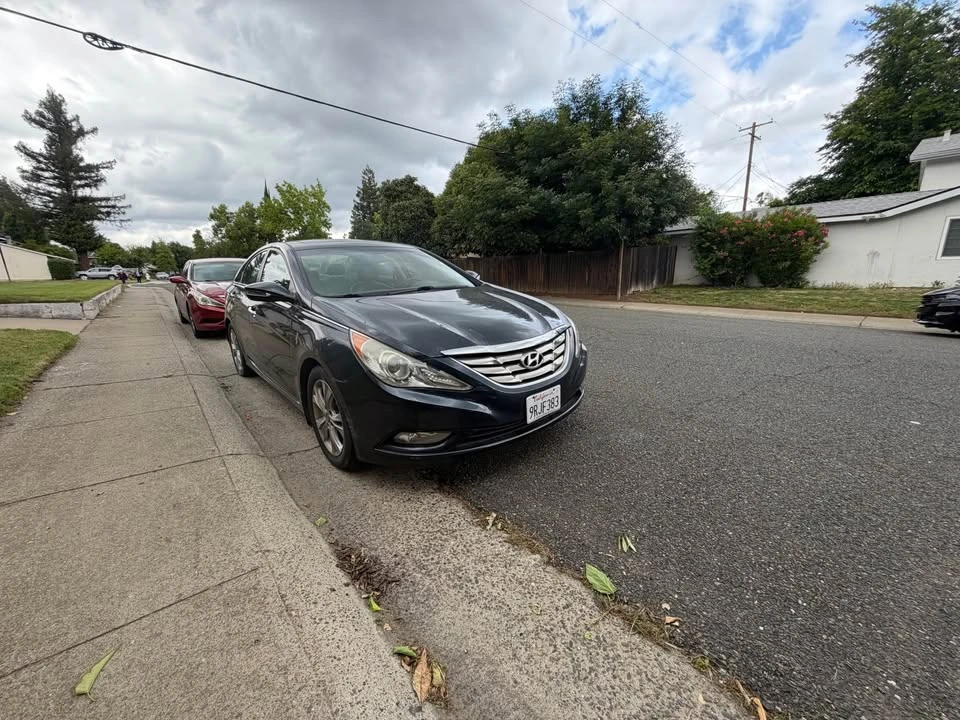 2012 Hyundai Sonata - Image 5 of 8