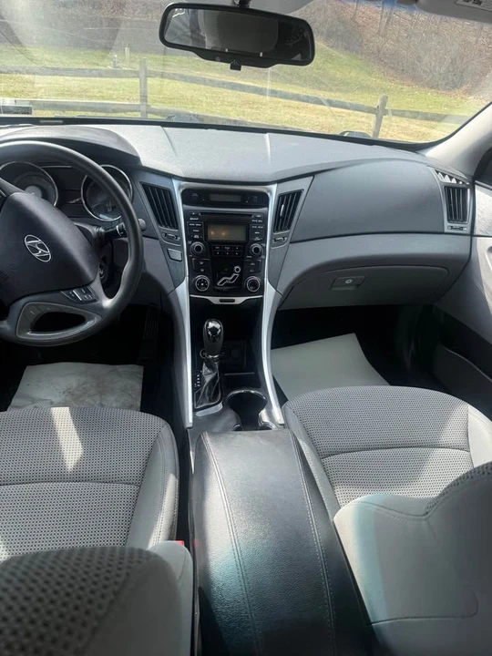 2012 Hyundai Sonata - Image 8 of 8