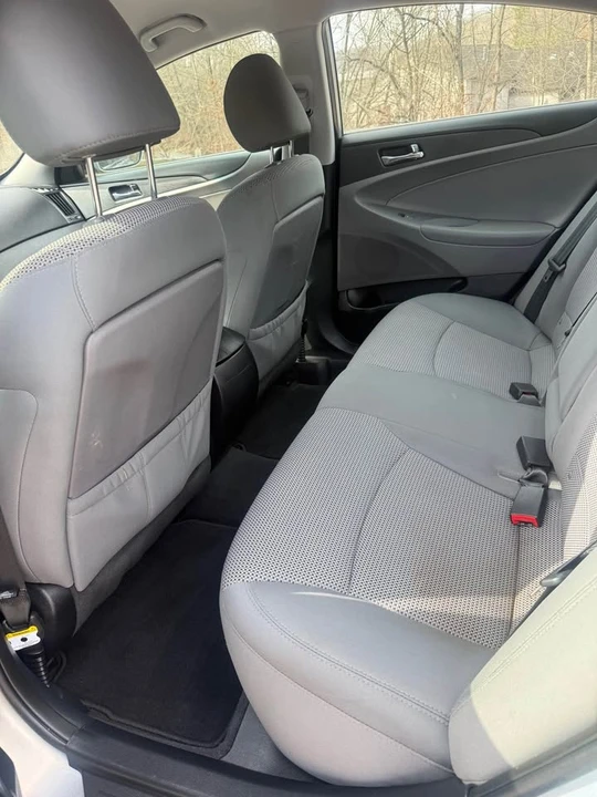 2012 Hyundai Sonata - Image 7 of 8