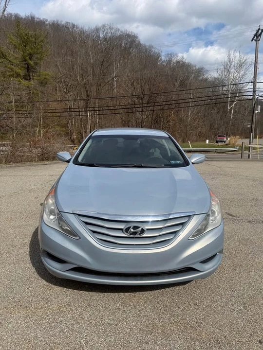 2012 Hyundai Sonata - Image 2 of 8