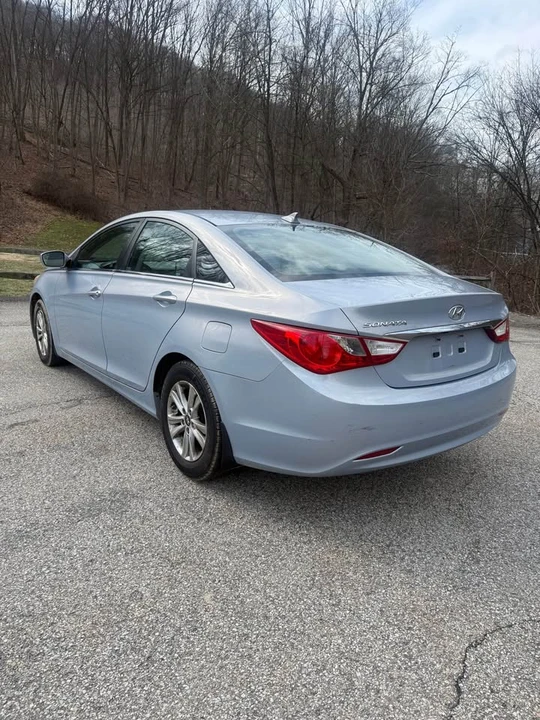 2012 Hyundai Sonata - Image 6 of 8