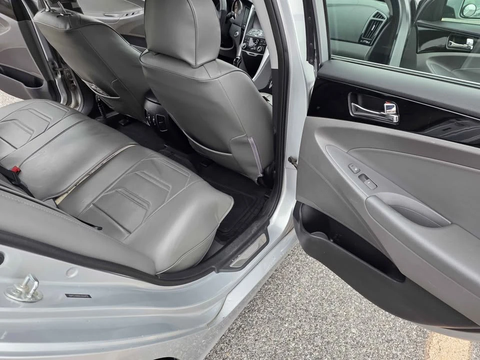 2012 Hyundai Sonata - Image 7 of 17