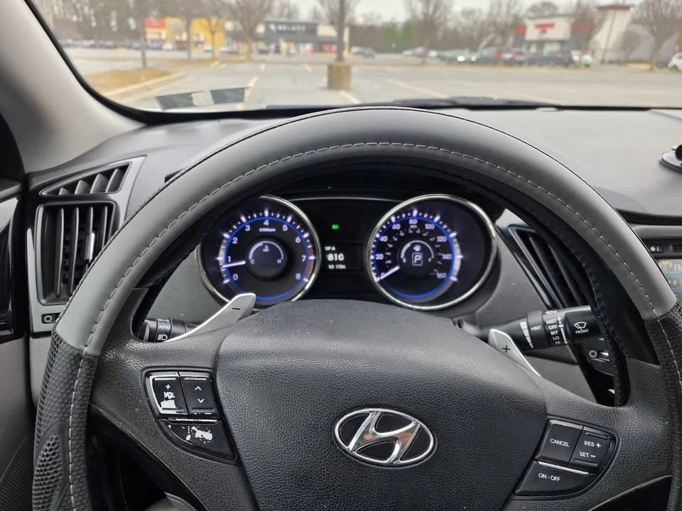 2012 Hyundai Sonata - Image 14 of 17