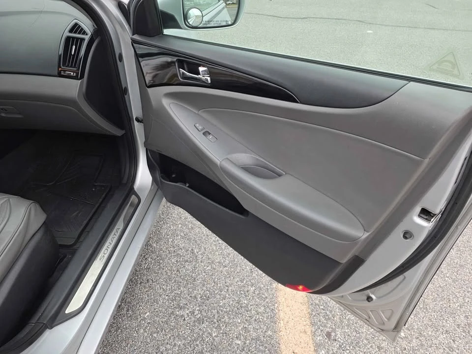 2012 Hyundai Sonata - Image 9 of 17