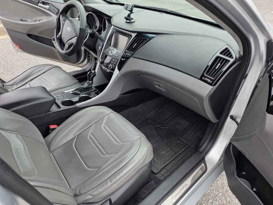 2012 Hyundai Sonata - Image 8 of 17