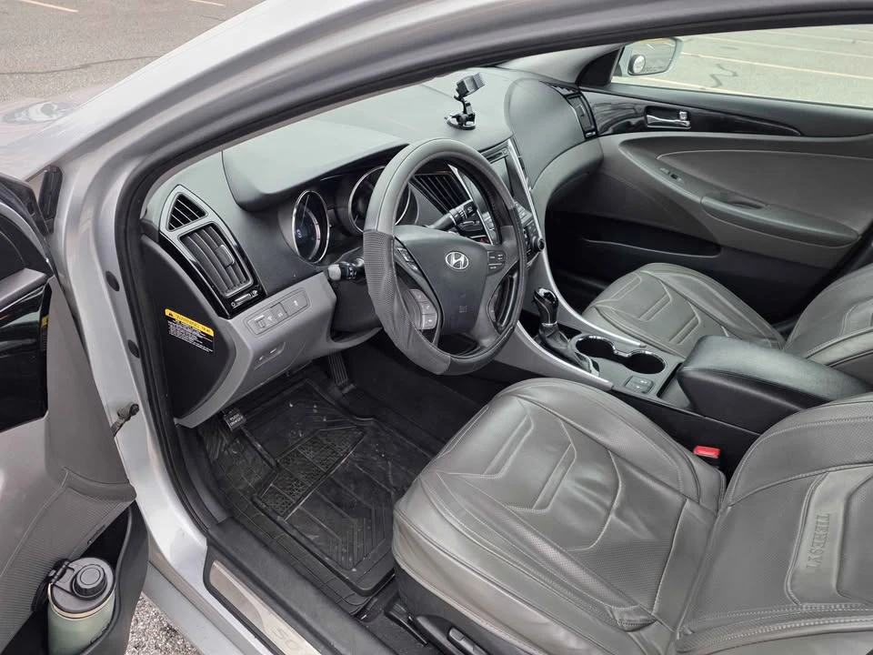 2012 Hyundai Sonata - Image 15 of 17