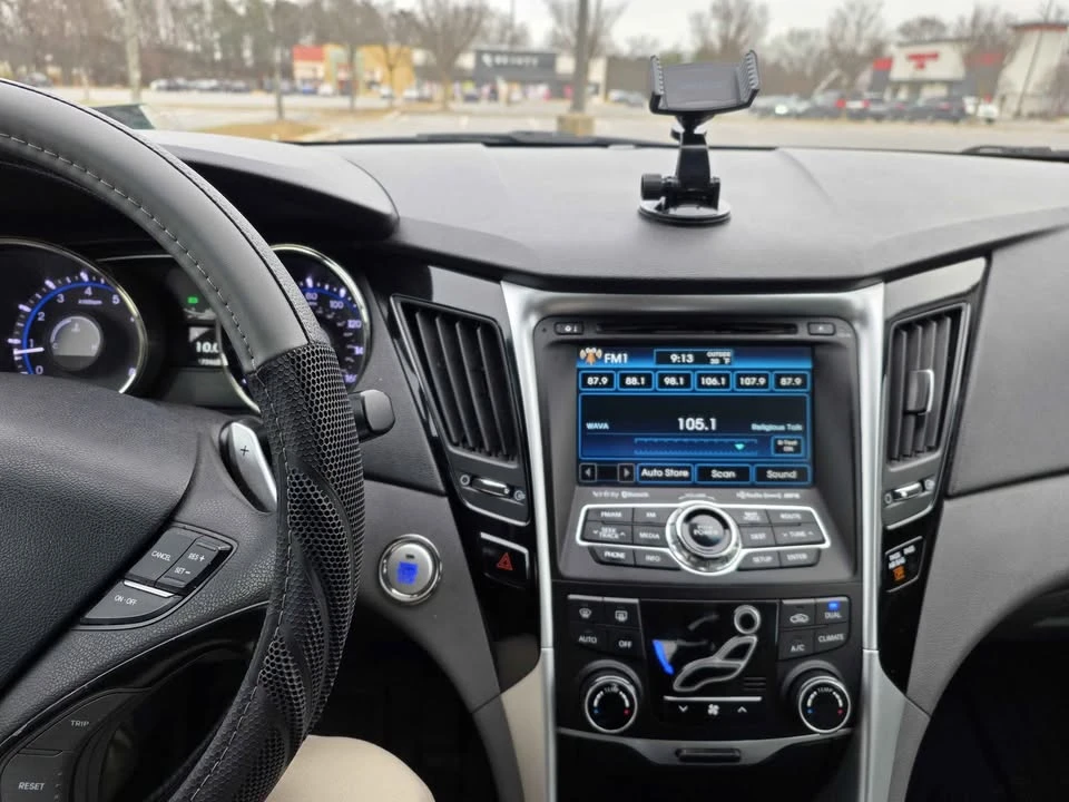 2012 Hyundai Sonata - Image 17 of 17