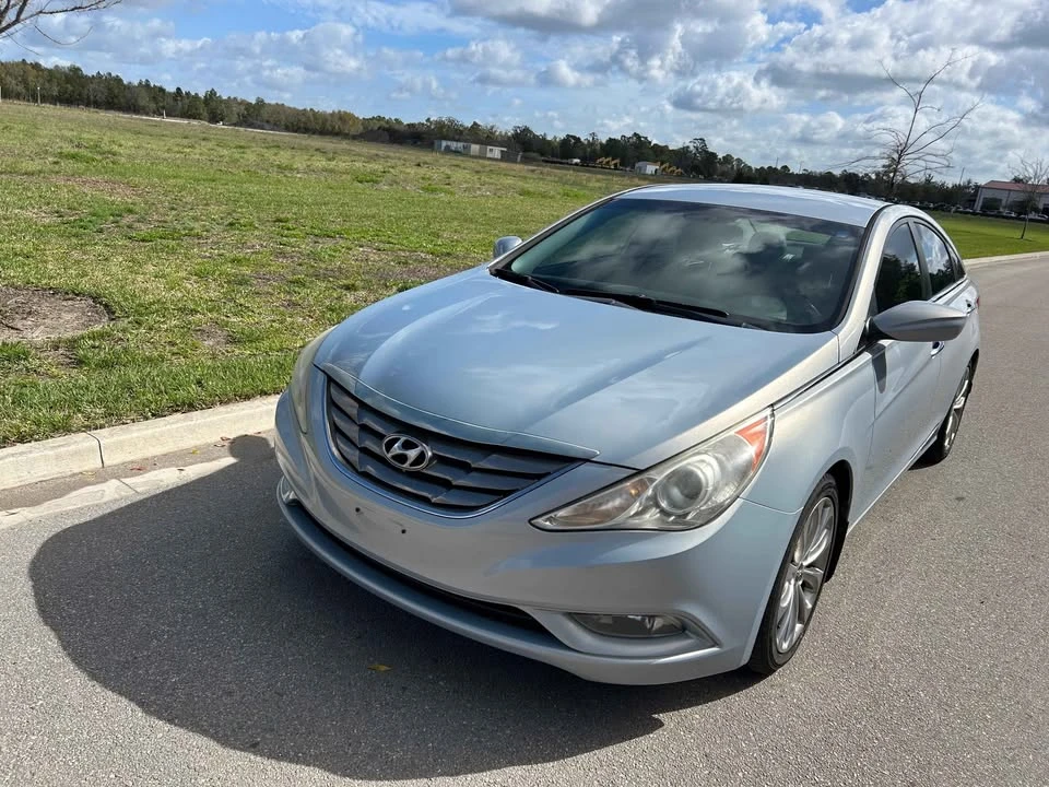 2012 Hyundai Sonata - Image 7 of 8