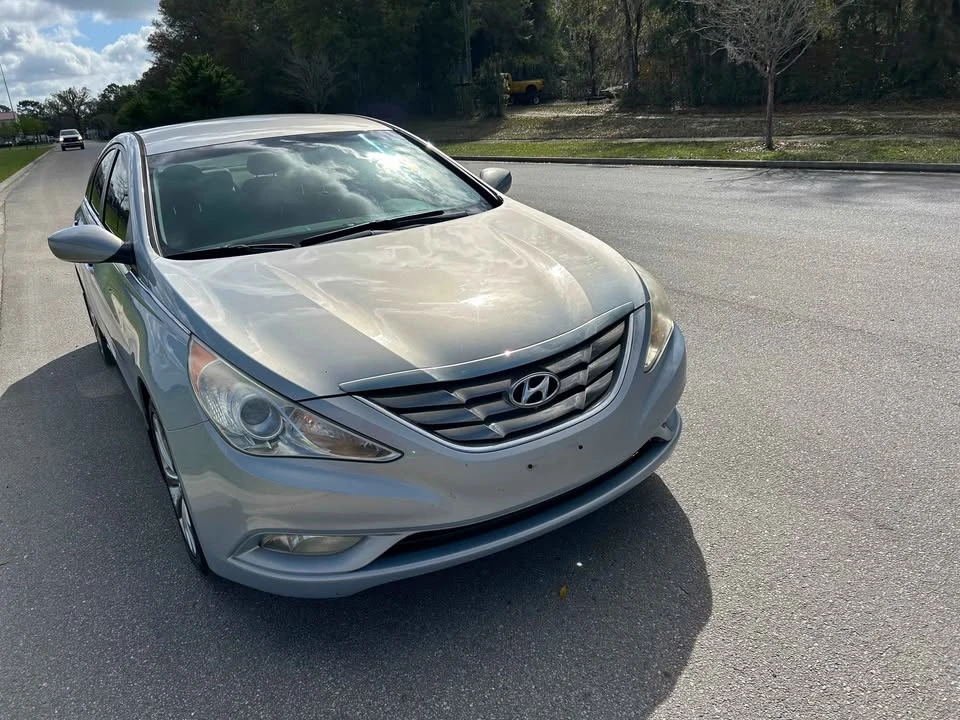 2012 Hyundai Sonata - Image 4 of 8