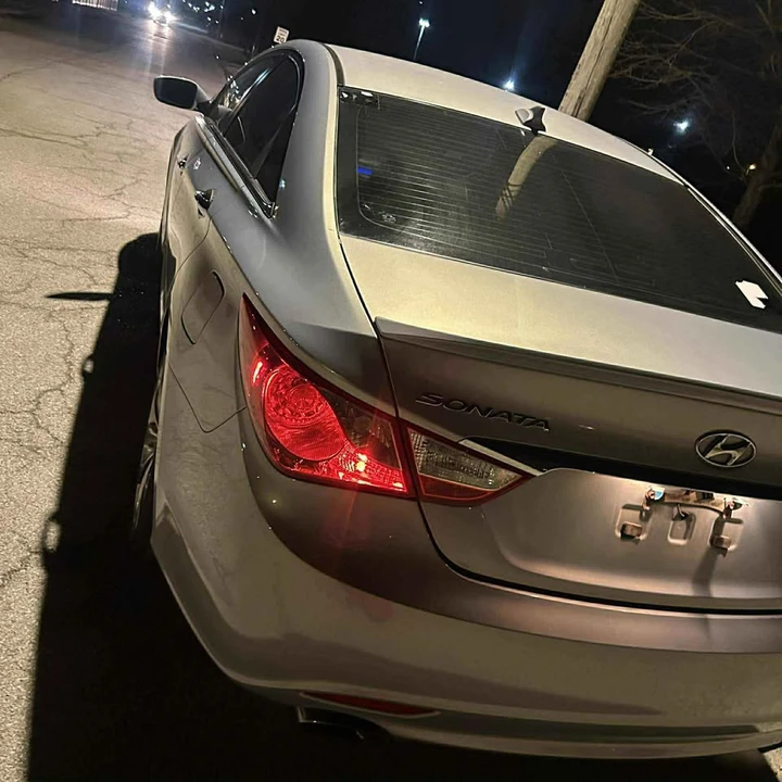 2012 Hyundai Sonata - Image 5 of 9