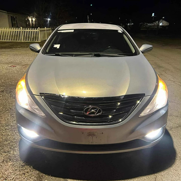 2012 Hyundai Sonata - Image 4 of 9