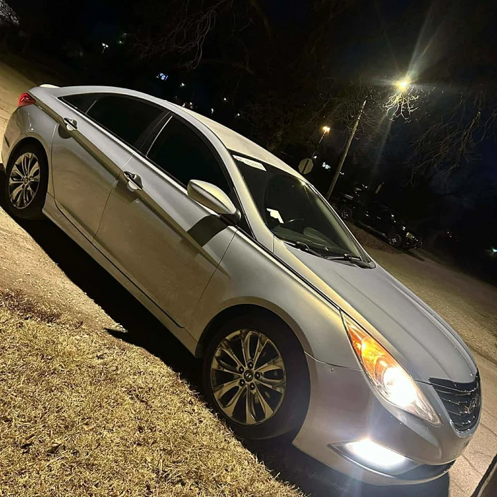 2012 Hyundai Sonata - Image 2 of 9
