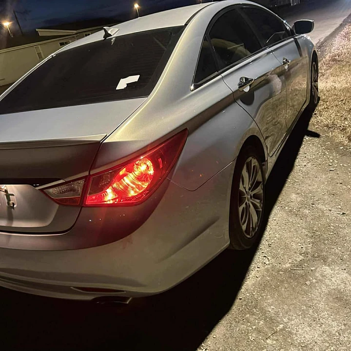 2012 Hyundai Sonata - Image 6 of 9