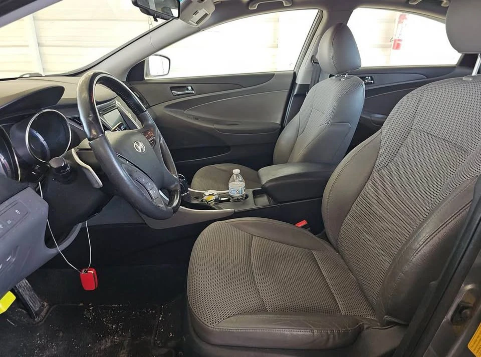 2012 Hyundai Sonata - Image 4 of 5