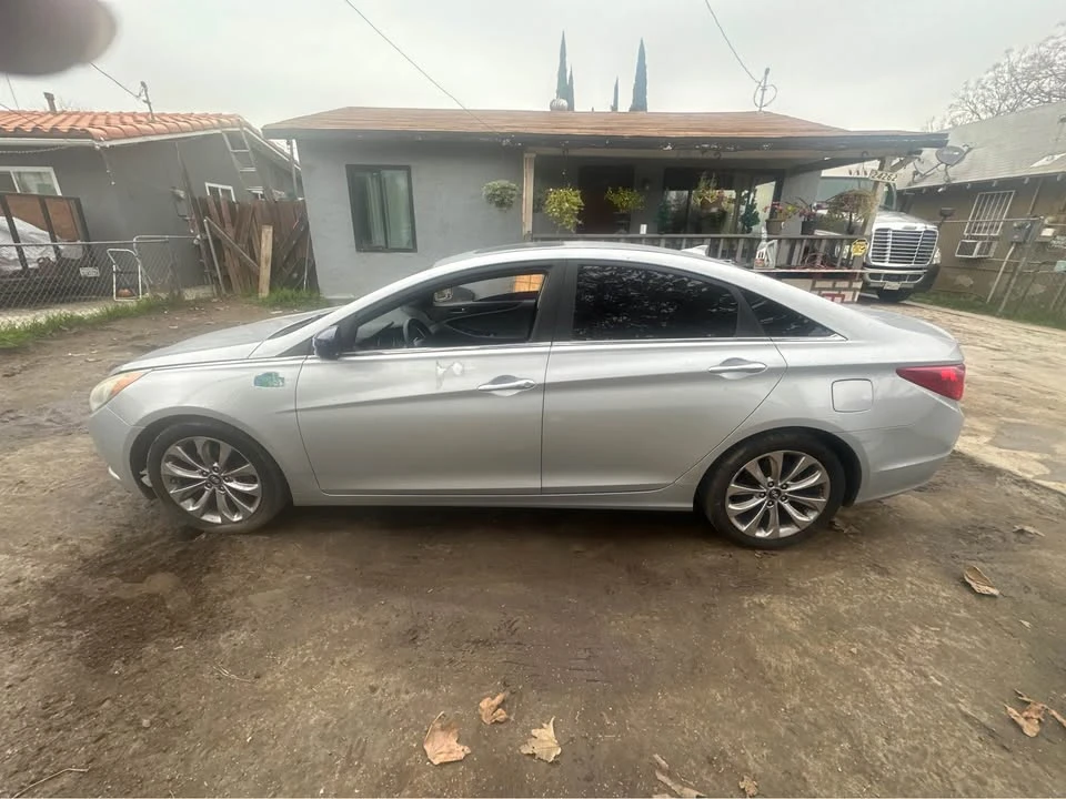 2012 Hyundai Sonata - Image 5 of 8