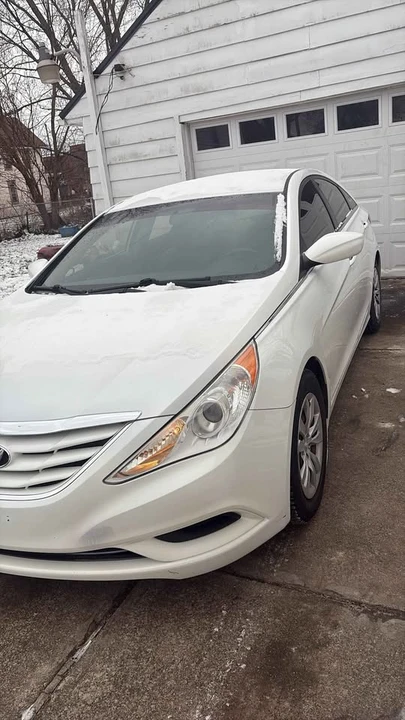 2012 Hyundai Sonata - Image 2 of 6