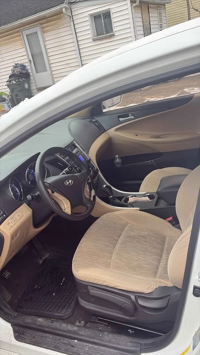 2012 Hyundai Sonata - Image 5 of 6