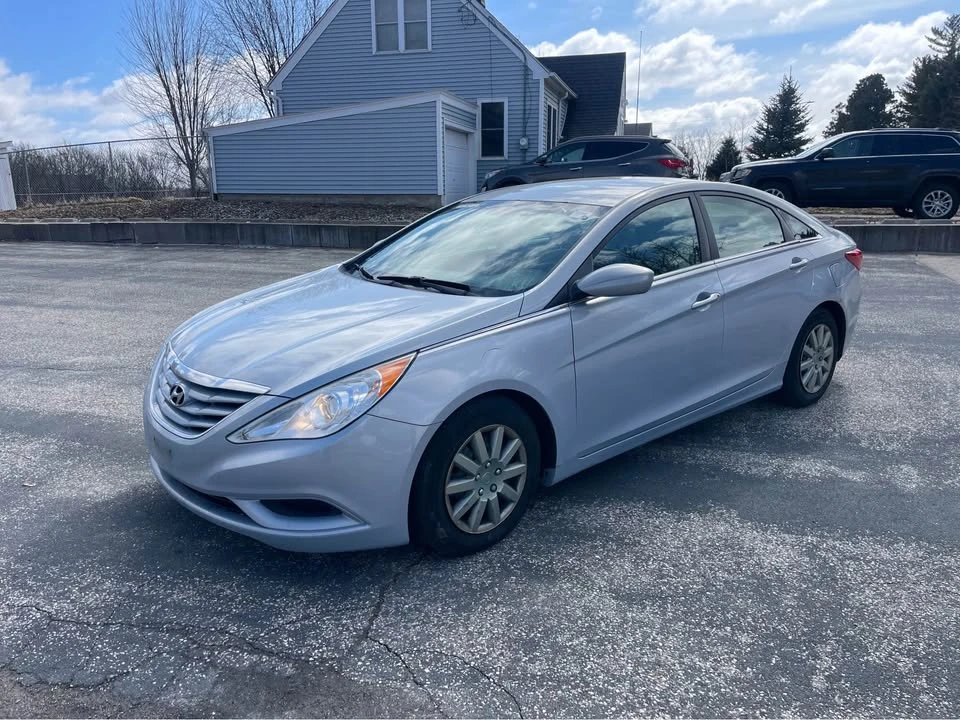 2012 Hyundai Sonata - Image 3 of 4