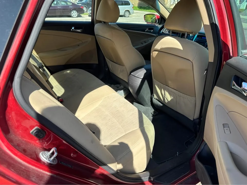 2012 Hyundai Sonata - Image 7 of 9