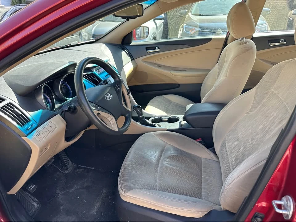 2012 Hyundai Sonata - Image 6 of 9