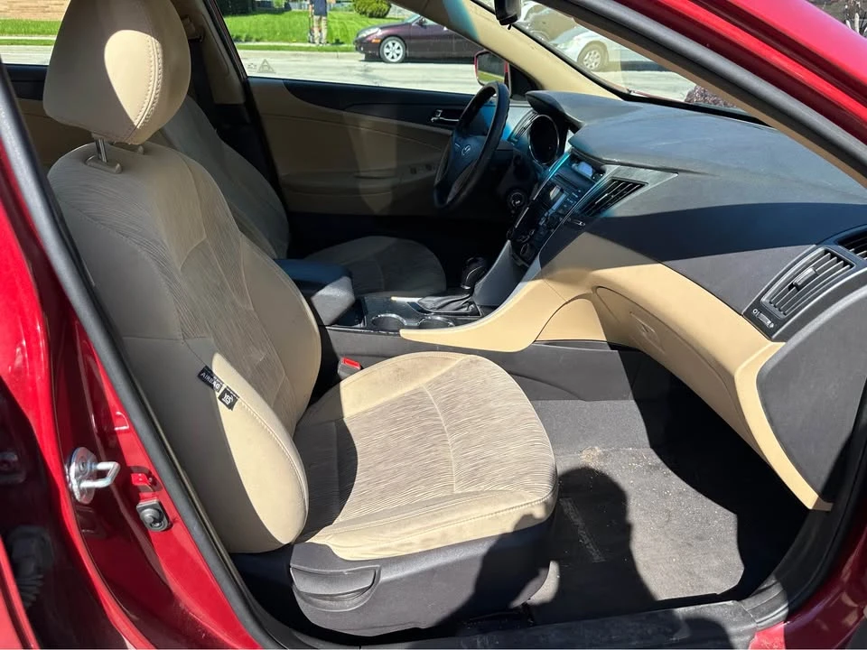 2012 Hyundai Sonata - Image 8 of 9
