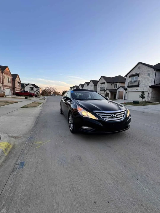 2012 Hyundai Sonata - Image 2 of 17