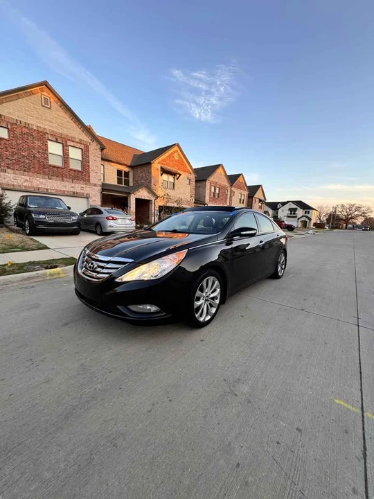 2012 Hyundai Sonata - Image 4 of 17
