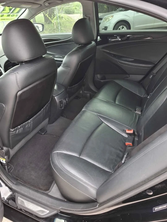 2012 Hyundai Sonata - Image 4 of 10