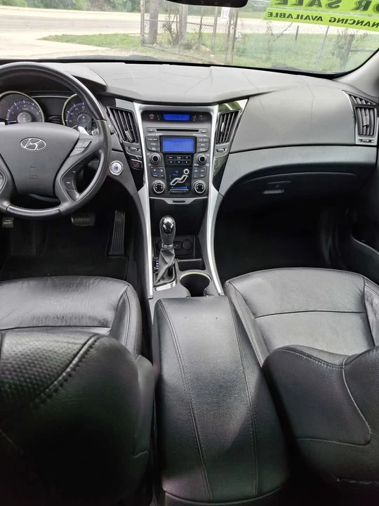 2012 Hyundai Sonata - Image 8 of 10