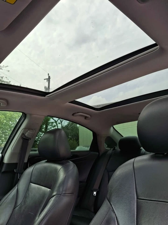 2012 Hyundai Sonata - Image 6 of 10