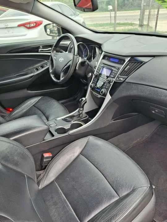 2012 Hyundai Sonata - Image 5 of 10
