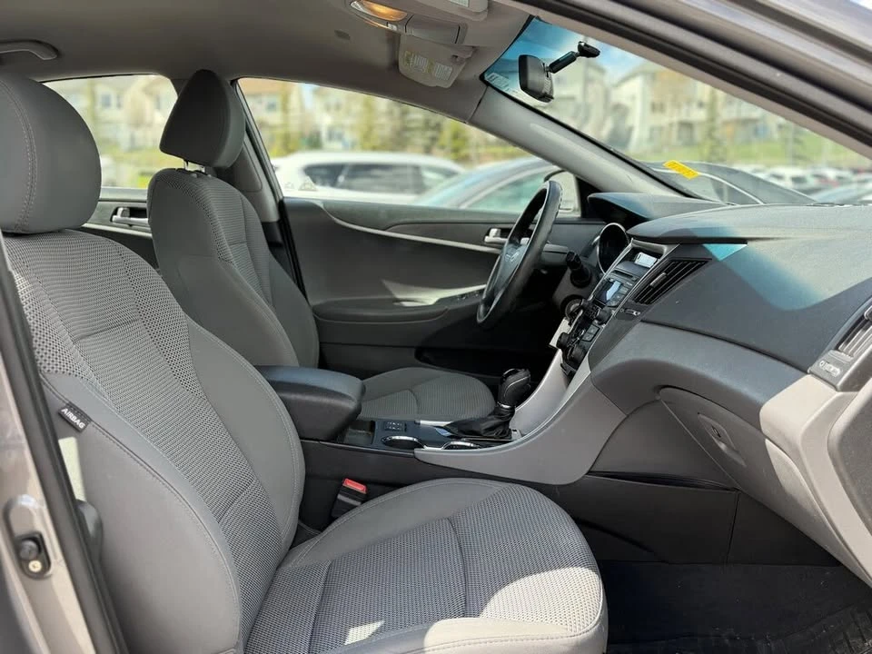 2012 Hyundai Sonata - Image 8 of 14
