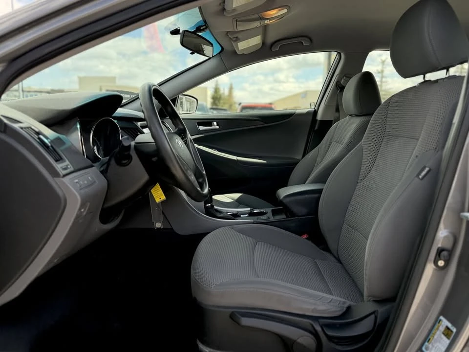 2012 Hyundai Sonata - Image 6 of 14