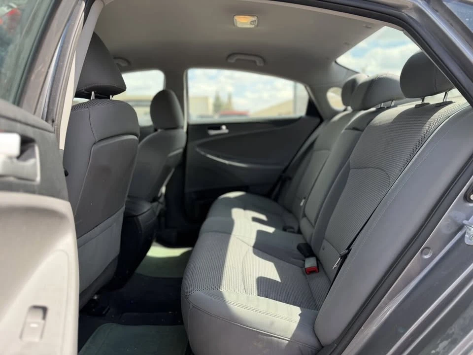 2012 Hyundai Sonata - Image 13 of 14