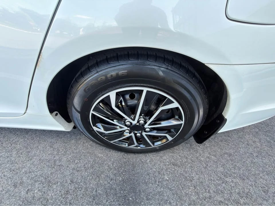 2012 Hyundai Sonata - Image 18 of 19