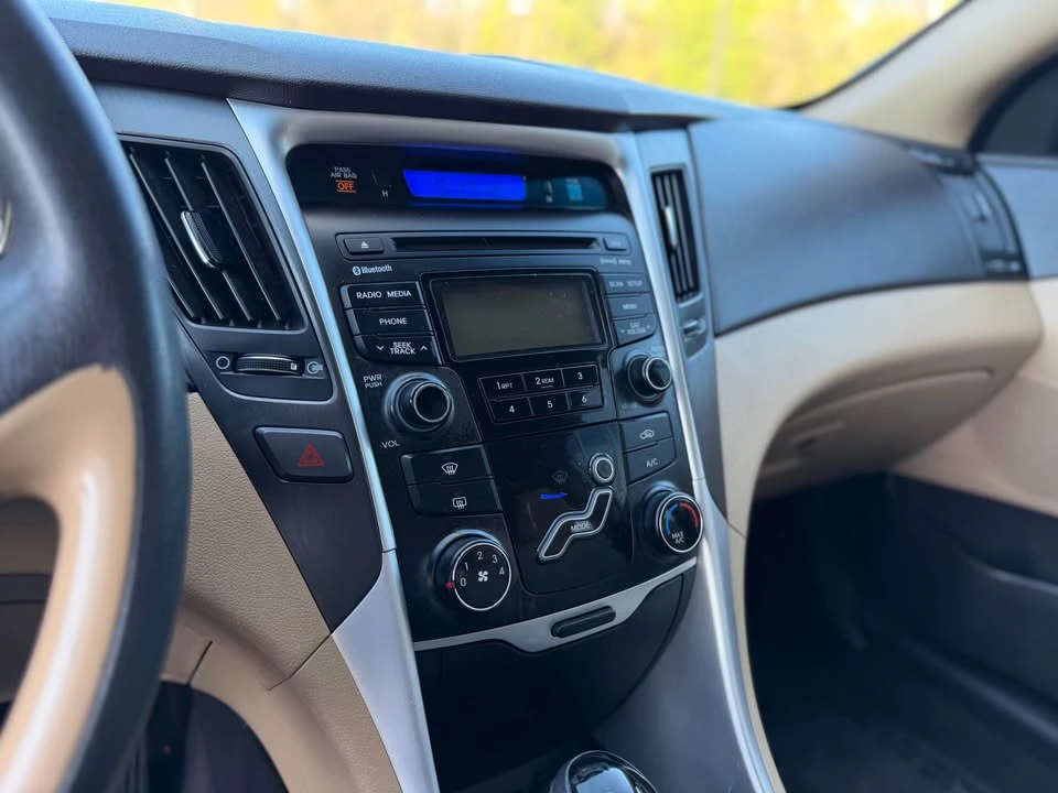 2012 Hyundai Sonata - Image 14 of 19