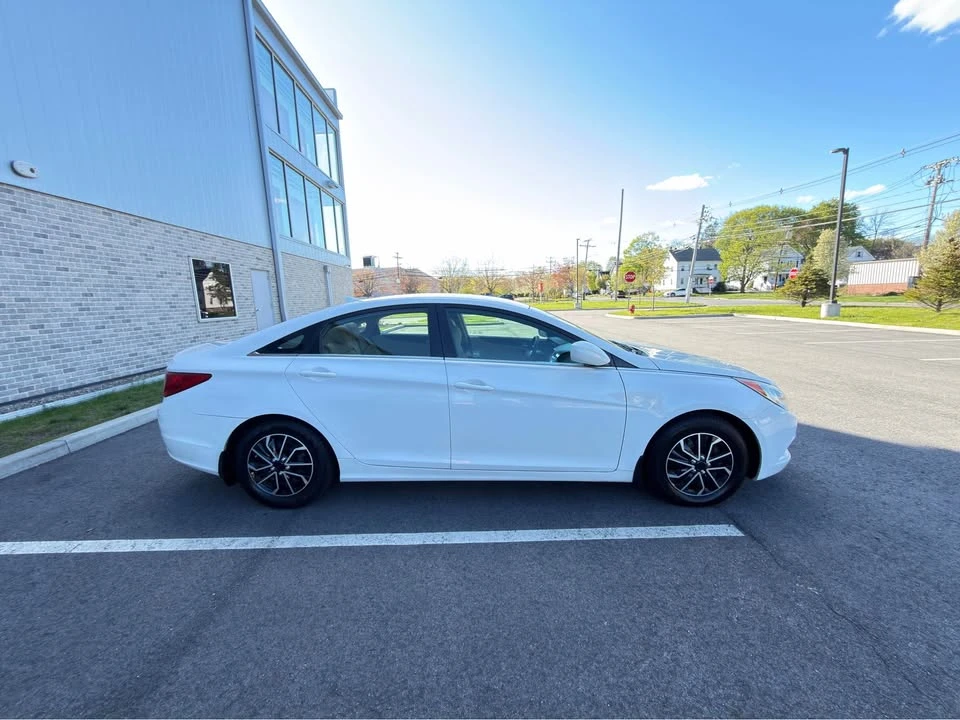 2012 Hyundai Sonata - Image 4 of 19